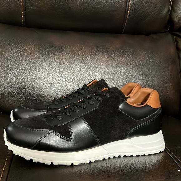 Louis Vuitton logo monogram suede leather run away sneakers NWB - Picture 7 of 9